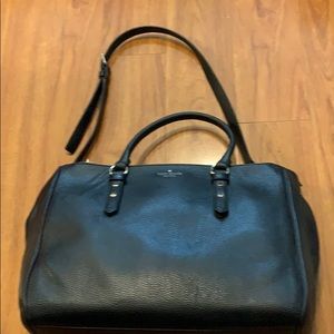 New Katespade purse with cross shoulders strap.